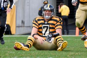 Pittsburgh Steelers quarterback Ben Roethlisberger (7) sits on the field after being knocked down after getting a pass away in the fourth quarter of an NFL football game against the Cincinnati Bengals, Sunday, Nov. 1, 2015, in Pittsburgh. The Bengals won 16-10. (AP Photo/Don Wright)
